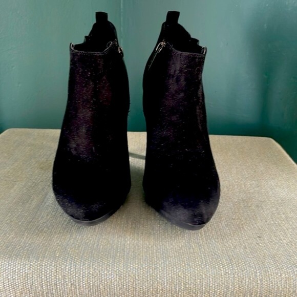 Black suede leatherAnkle Boots Nine West size 8 - Picture 2 of 10
